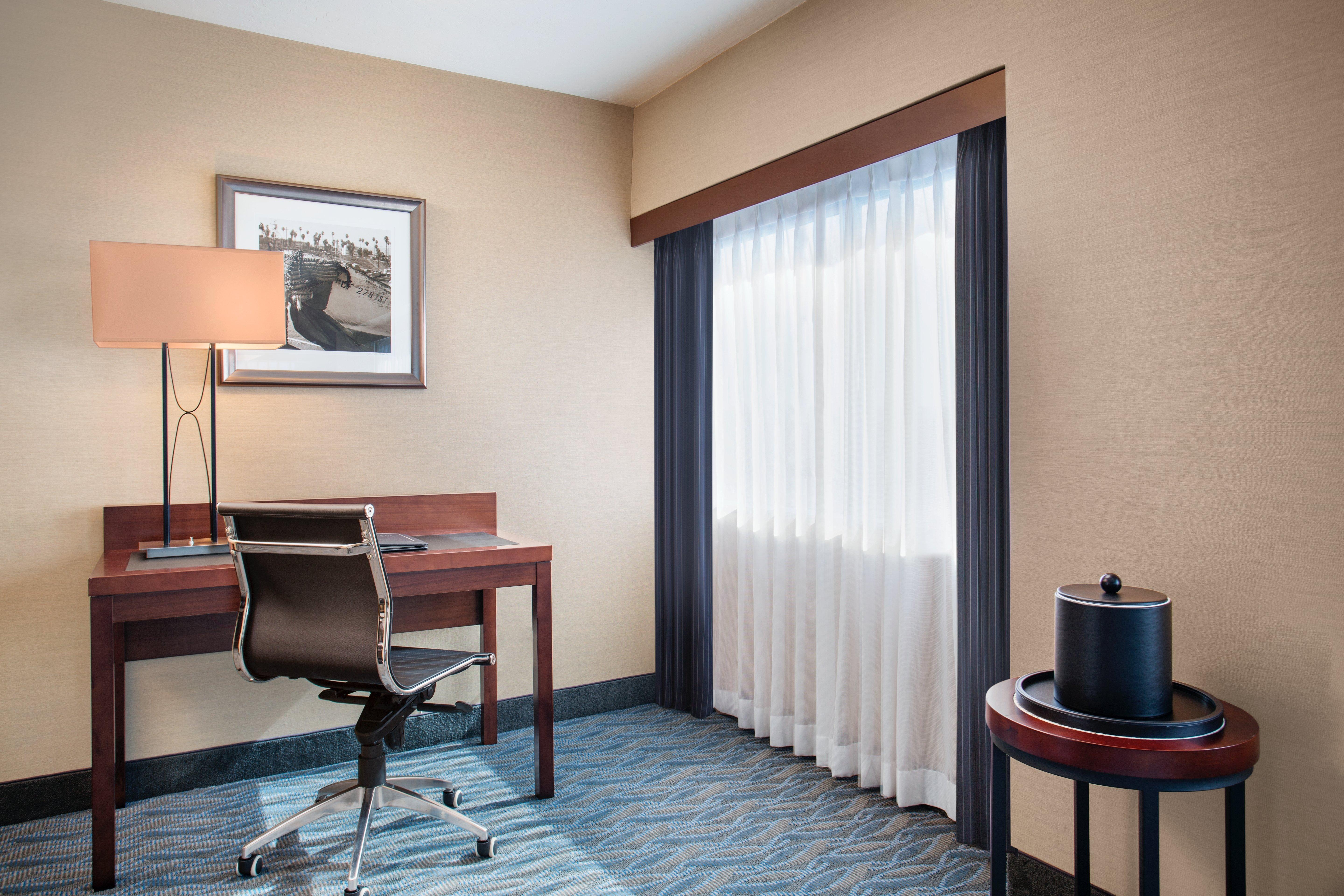 Crowne Plaza Hotel Los Angeles Harbor By Ihg Bagian luar foto